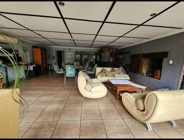 FARM FOR SALE IN KAMEELDRIFT EAST